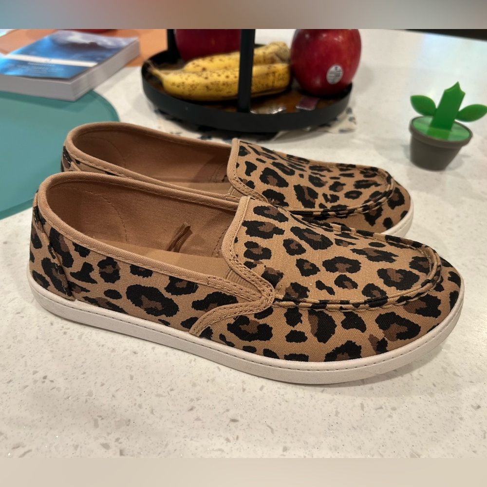 LEOPARD PRINT SLIP ONS - Picture 3 of 6